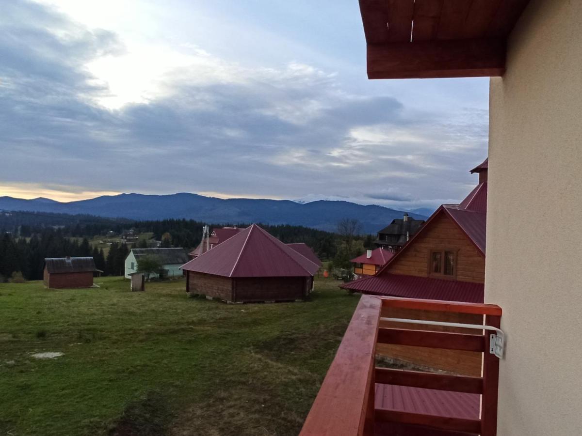 У Павла Hotell Jablunytsja Eksteriør bilde