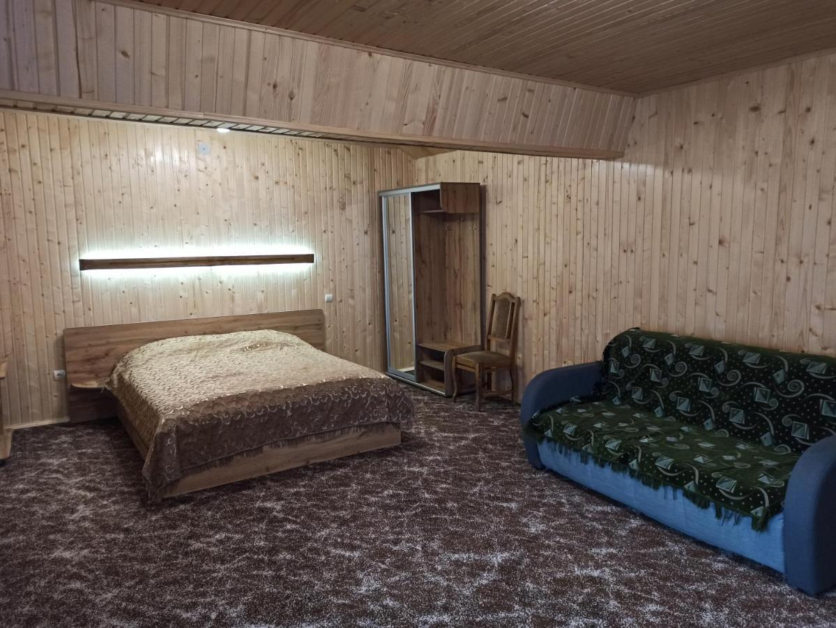 У Павла Hotell Jablunytsja Eksteriør bilde