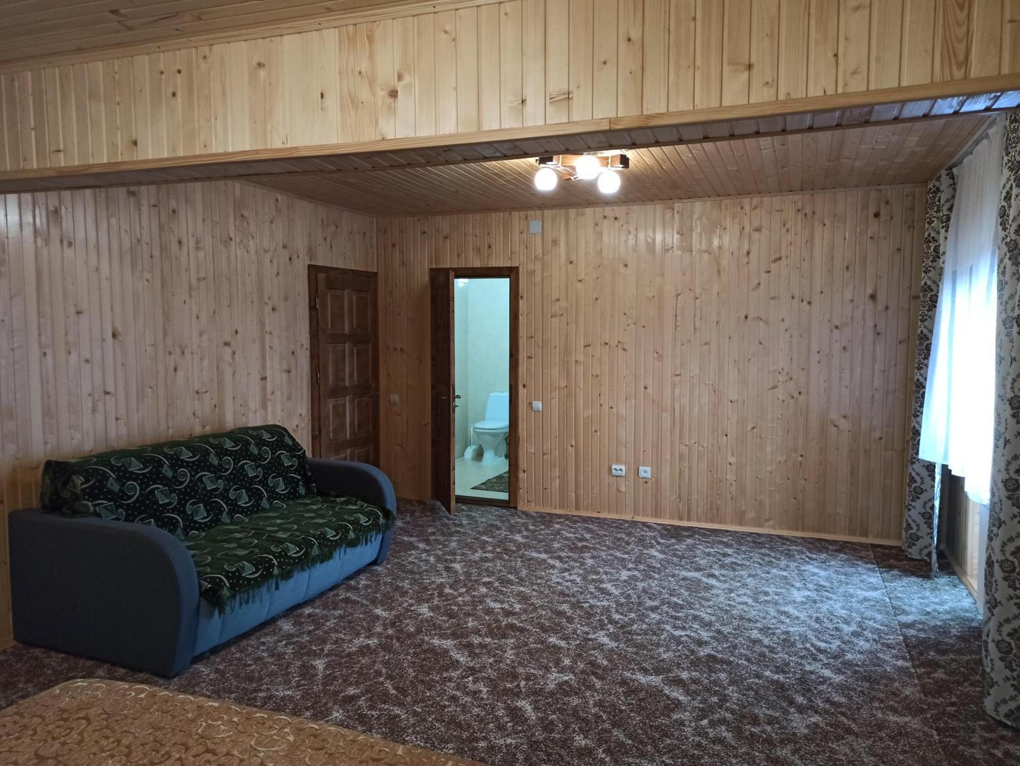 У Павла Hotell Jablunytsja Rom bilde